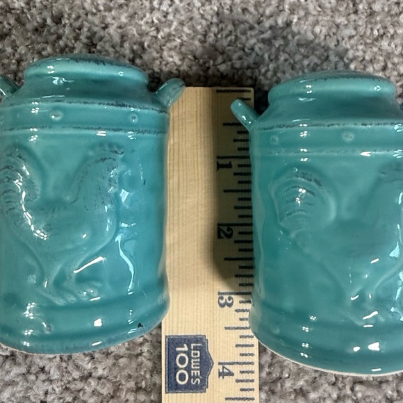 Farmhouse-Style Rooster Salt & Pepper Shakers – Turquoise Ceramic – 3.5” Tall - Picture 4 of 5